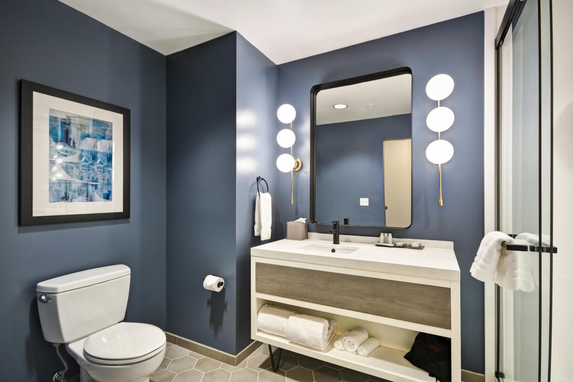 King Studio Suite