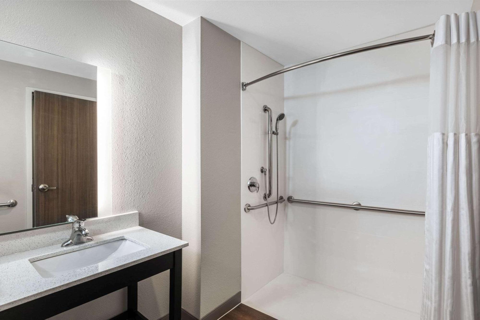 King Room Mobility Access or Non-Smoking