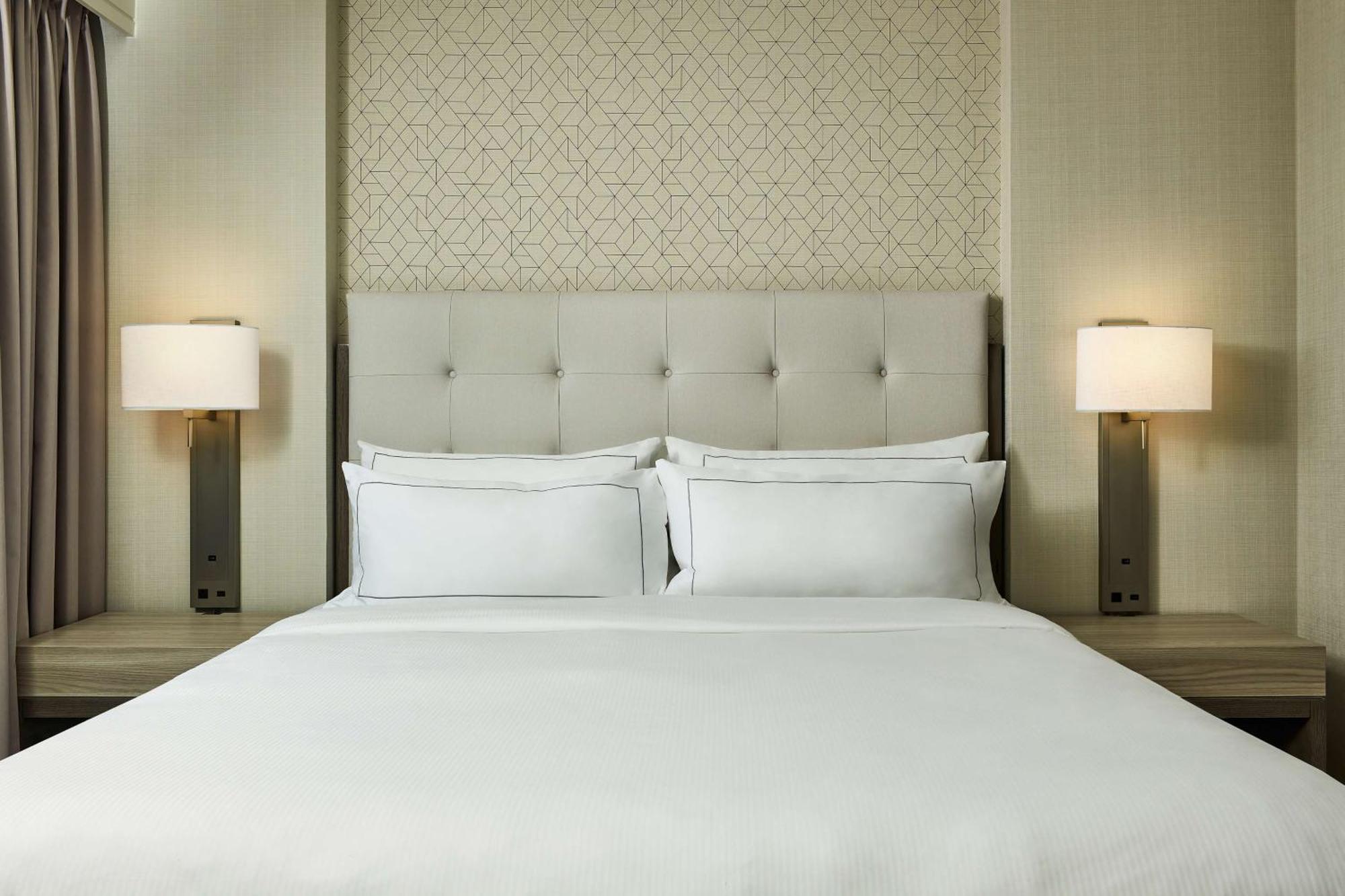 Presidential King Suite with Plaza View,1556906482:JPEG