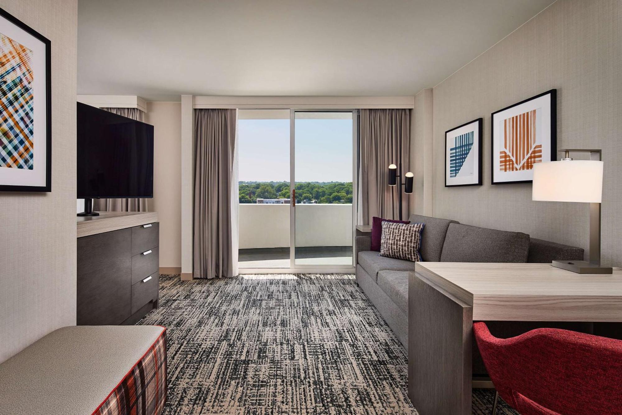 Deluxe King Studio Suite