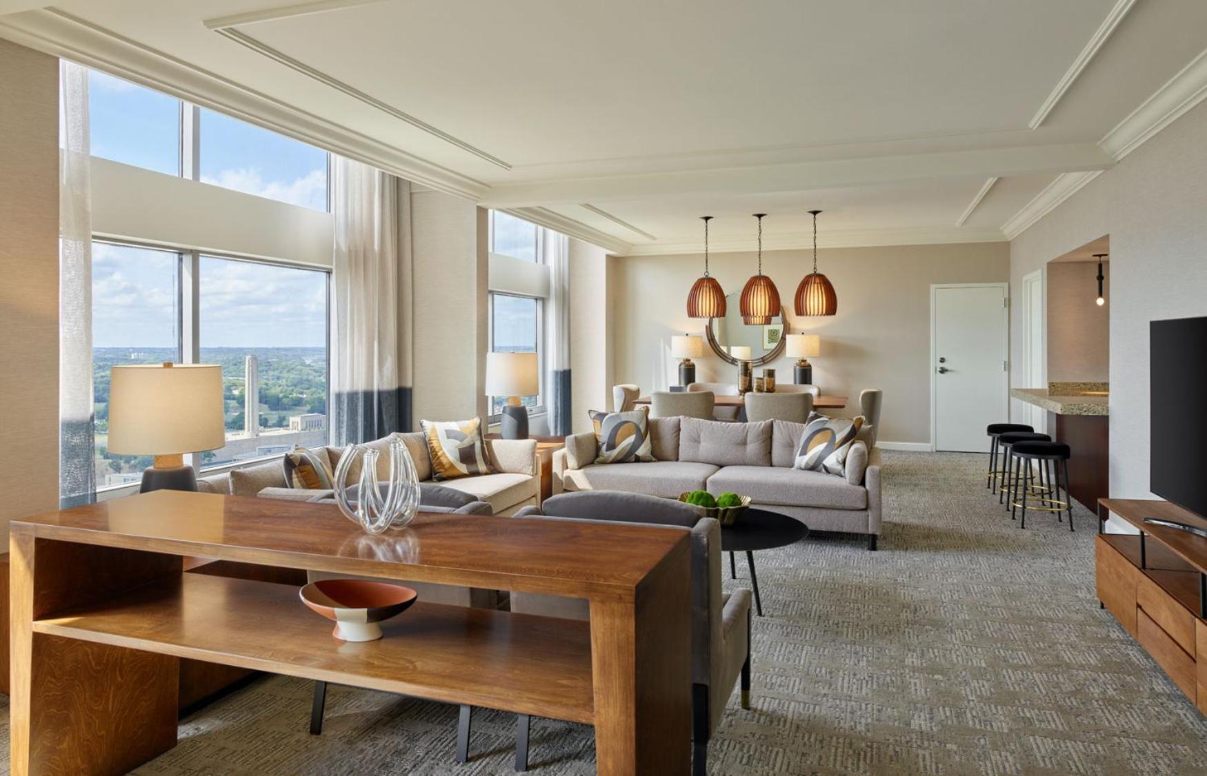 Luxury Suite Club level 1 Bedroom Presidential Suite