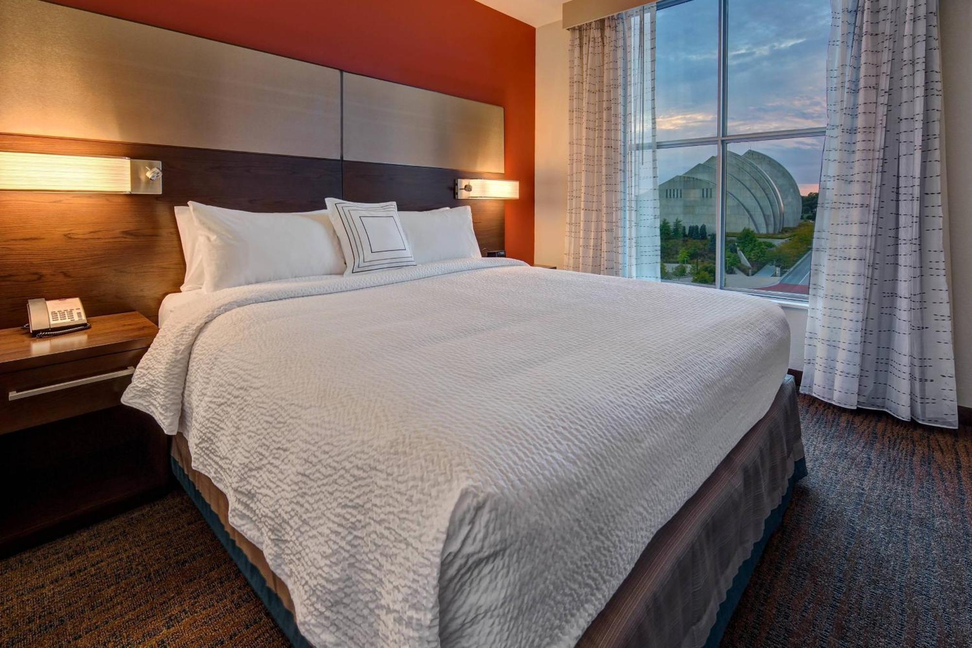 One-Bedroom Suite,1636775314:JPEG