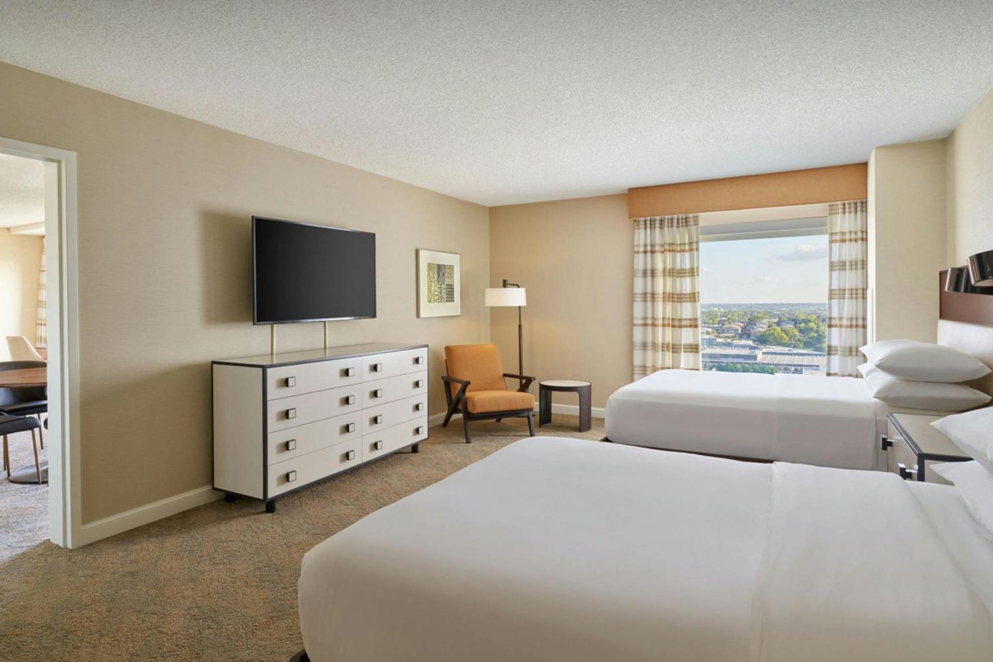 Hospitality Parlor Alternate bed Murphy or wall bed