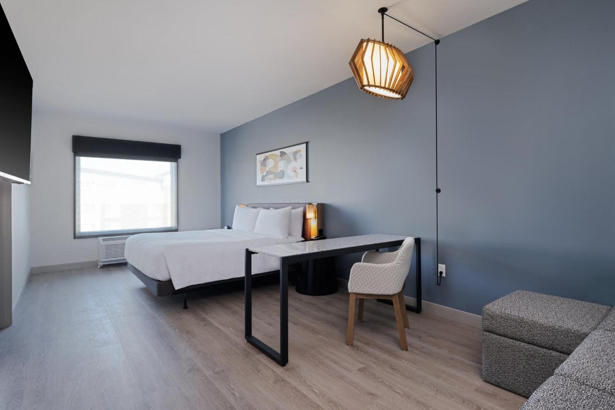 King Studio Suite
