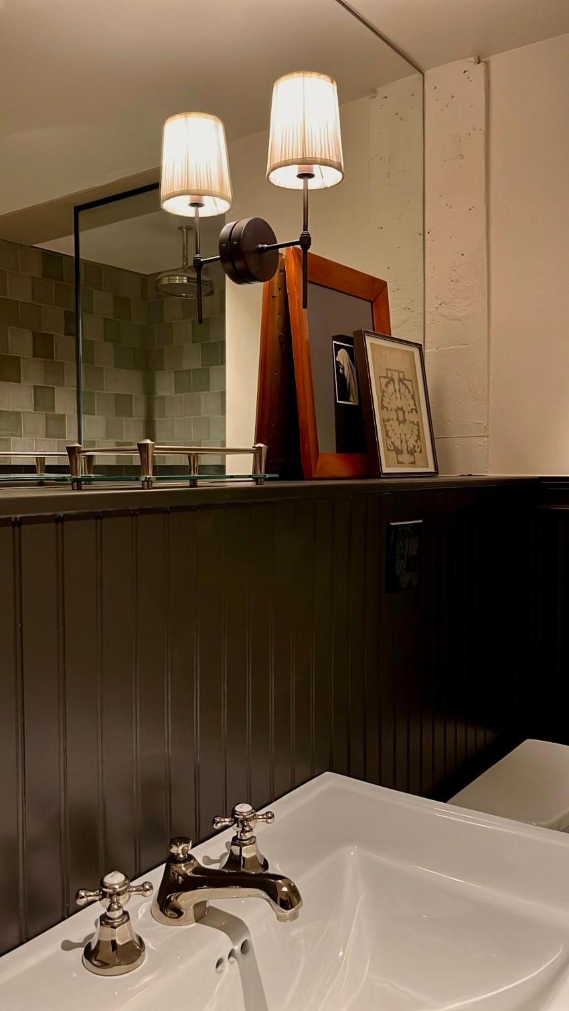 Deluxe Queen Studio