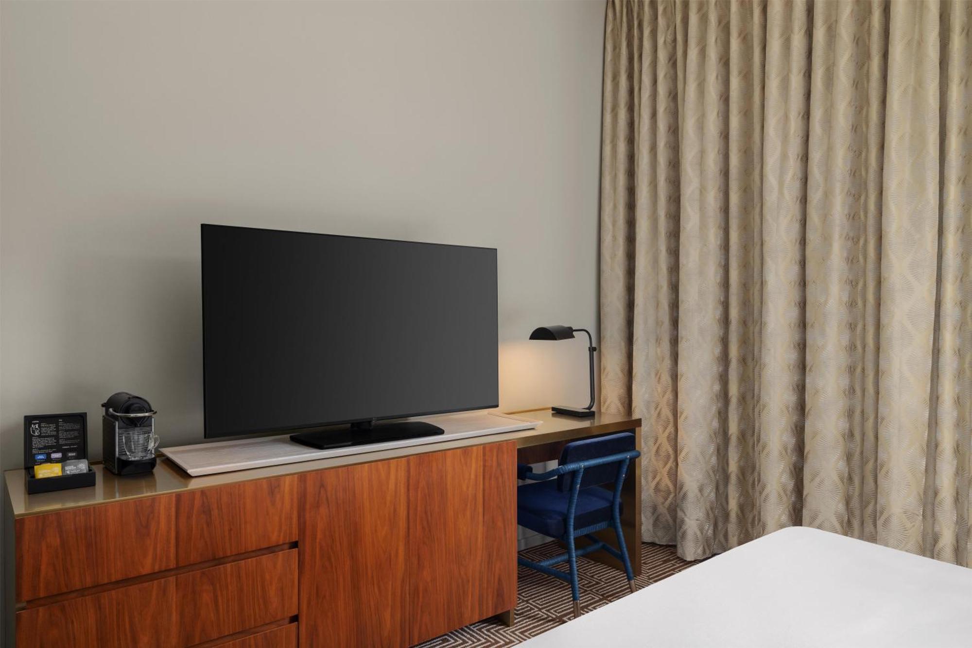 King Studio Suite City View