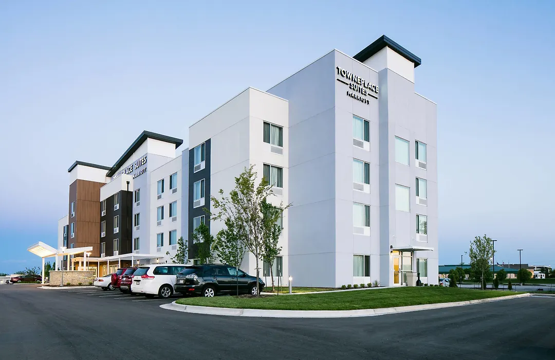 Towneplace Suites By Marriott Kansas City Airport-1