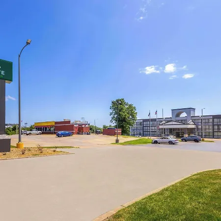 Wingate By Wyndham Kansas City-3