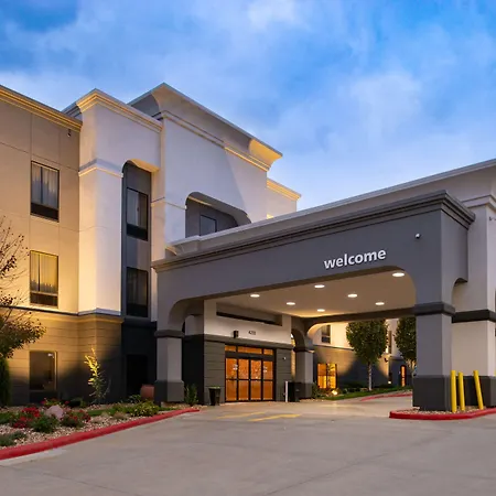 Hampton Inn Kansas City Northeast-2