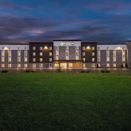 Woodspring Suites Kansas City Airport-3