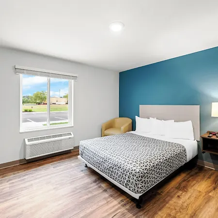 Woodspring Suites Kansas City Airport-2