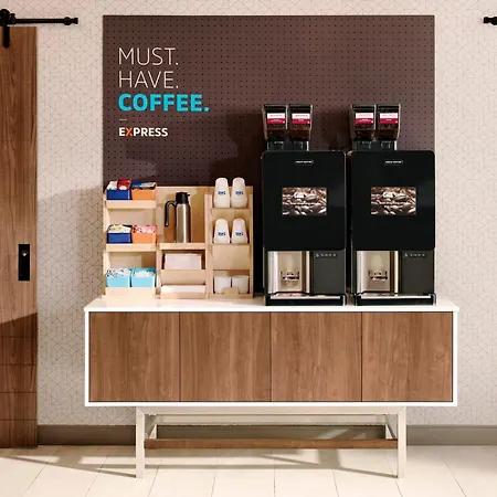Holiday Inn Express Hotel & Suites North Kansas City By Ihg-2