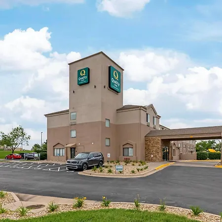 Quality Inn Kansas City International Airport-3