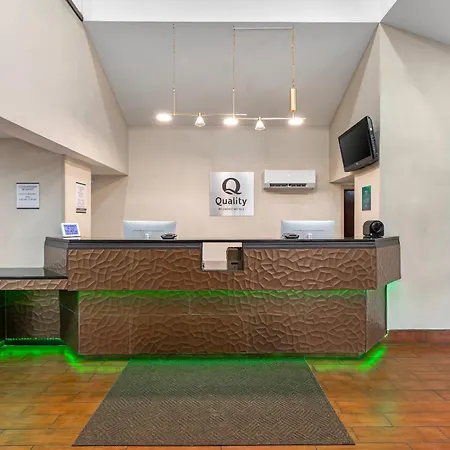 Quality Inn Kansas City International Airport-2