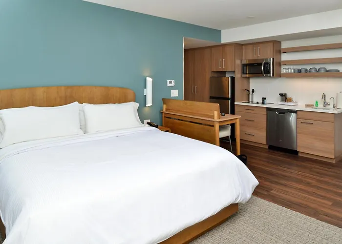 Kansas City HotelsElement North