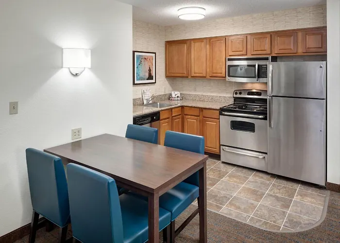 Residence Inn Kansas City Country Club Plaza