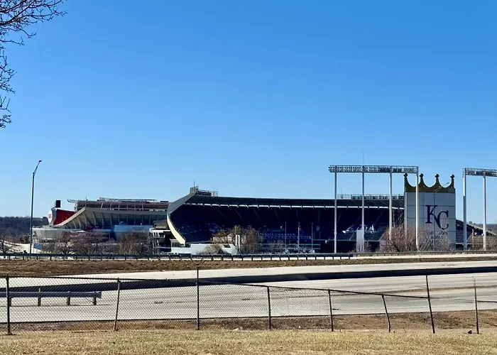 Hotel Lotus Kansas City Stadium
