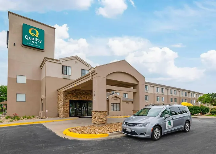 Quality Inn Kansas City International Airport