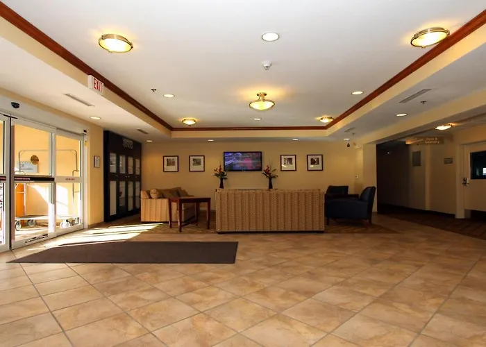 Candlewood Suites Kansas City Airport